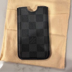 Authentic Louis Vuitton, iPhone 4 case will hold CC